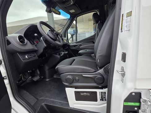 Used 2026 Mercedes-Benz Sprinter 2500 image 14