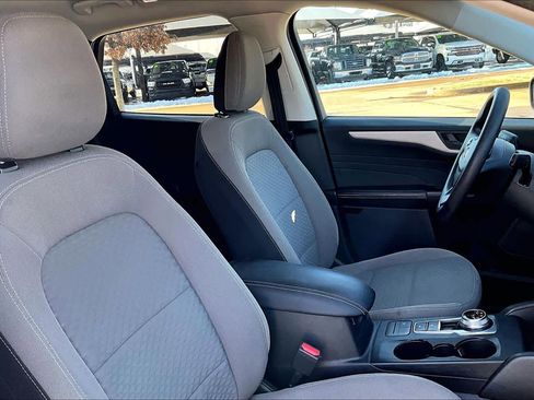 Used 2022 Ford Escape SE image 9