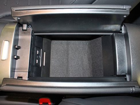 Certified 2024 Mercedes-Benz C 300 4MATIC Sedan image 27
