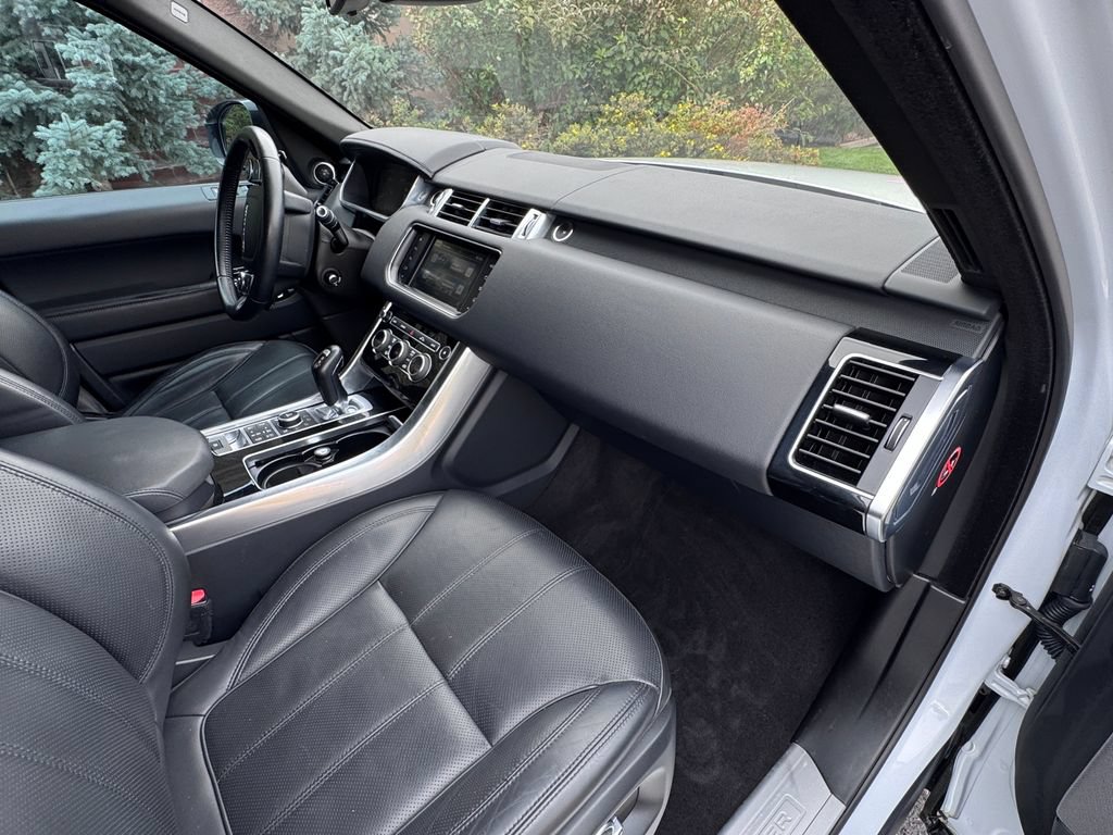 Used 2016 Land Rover Range Rover Sport Supercharged AWD/4WD image 39