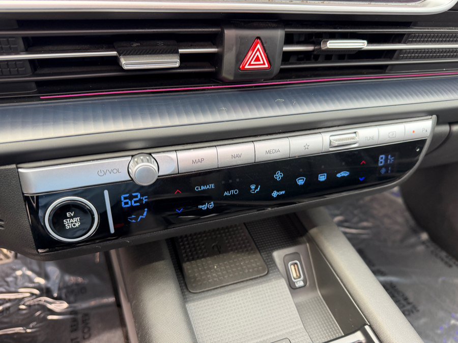 Used 2024 Hyundai Ioniq 6 Limited RWD image 26