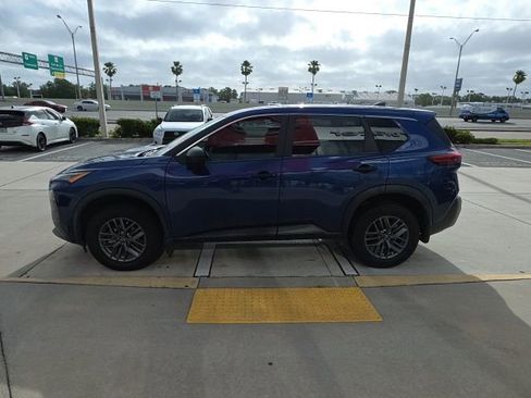 Used 2023 Nissan Rogue S AWD/4WD image 7