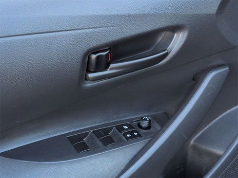 Used 2025 Toyota Corolla LE image 17