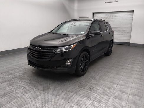 Used 2021 Chevrolet Equinox LT FWD image 2