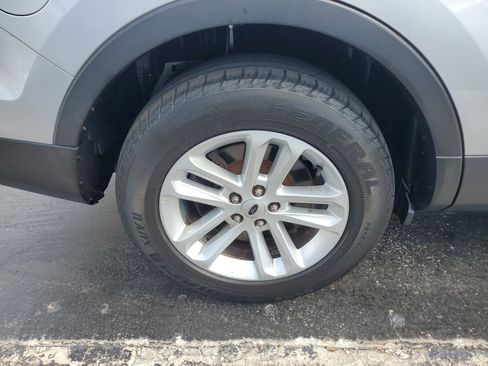 Used 2017 Ford Explorer XLT w/ Equipment Group 202A image 37