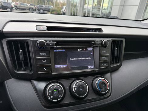 Used 2018 Toyota RAV4 LE image 11