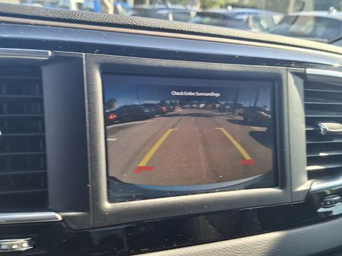 Used 2024 Chrysler Voyager LX FWD image 13