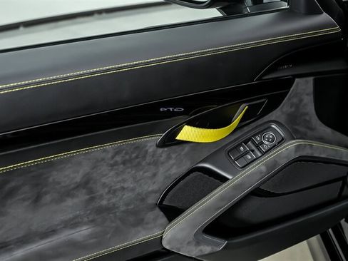 Used 2016 Porsche Cayman GT4 RWD image 16
