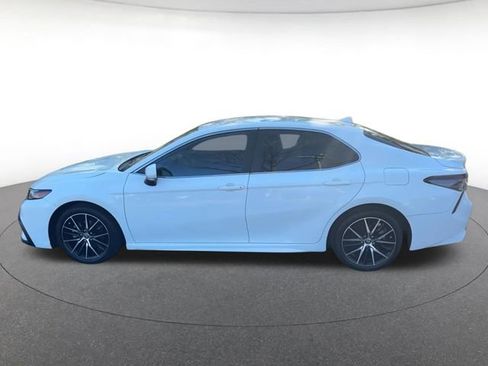 Used 2023 Toyota Camry SE FWD image 10
