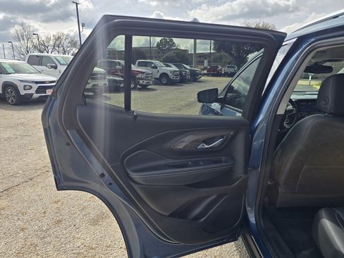 Used 2024 GMC Terrain Denali image 17