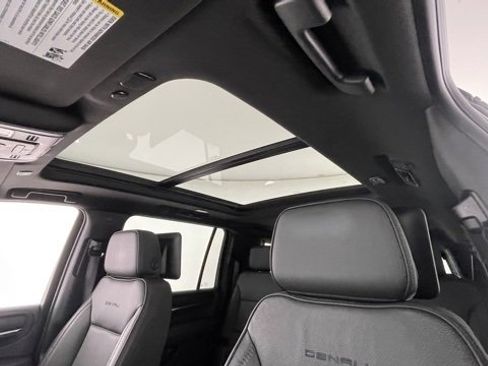 Used 2023 GMC Yukon XL Denali image 44
