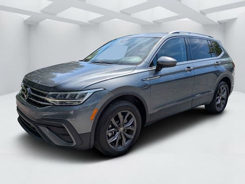 Used 2023 Volkswagen Tiguan SE FWD image 7