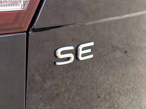 Used 2023 Volkswagen Tiguan SE AWD/4WD image 29