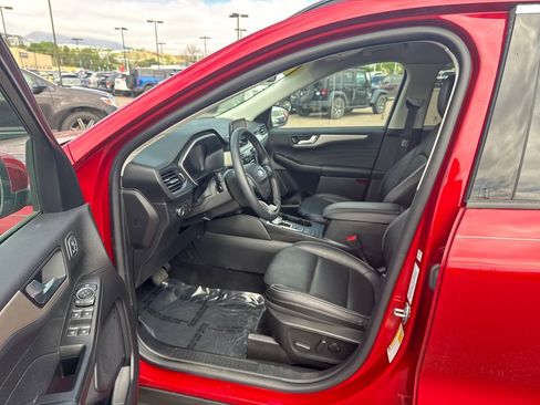 Used 2022 Ford Escape SEL w/ Technology Package AWD/4WD image 24