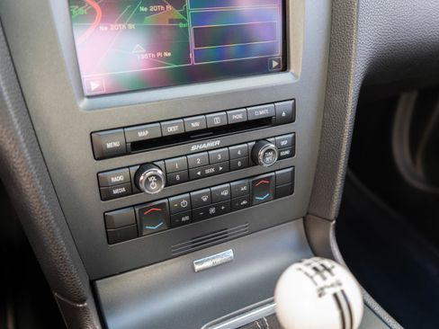 Used 2010 Ford Mustang Shelby GT500 RWD image 18