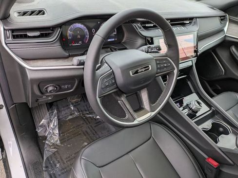 New 2026 Jeep Grand Cherokee Limited AWD/4WD image 9