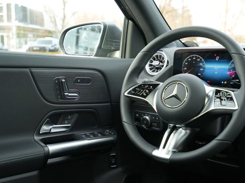 New 2026 Mercedes-Benz GLA 250 image 23