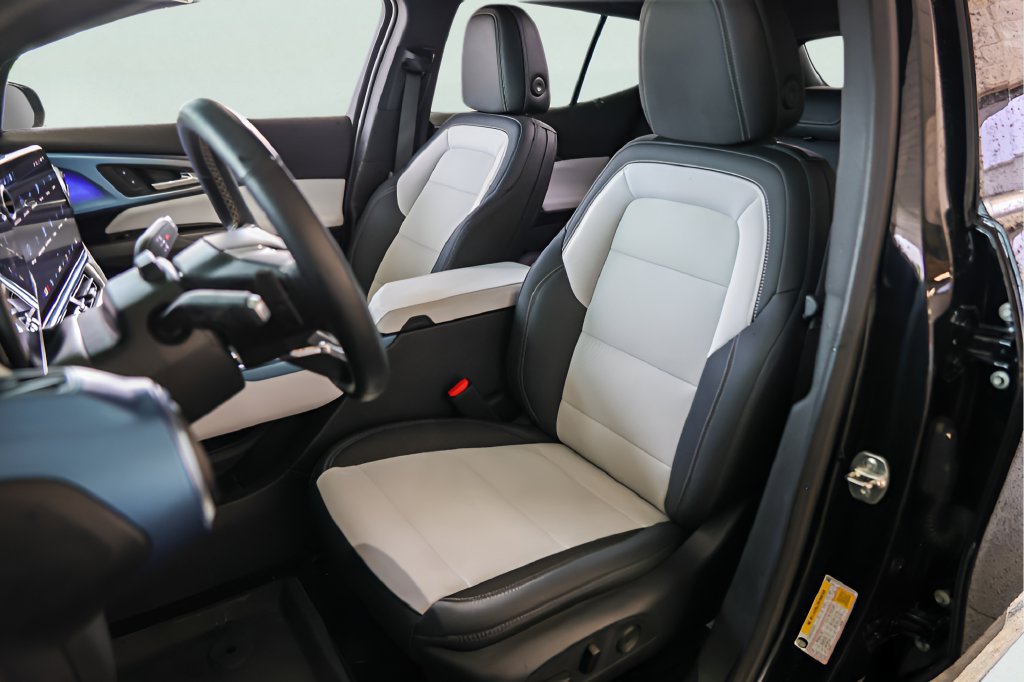 Used 2024 Chevrolet Equinox EV LT w/ Active Safety Package 3 FWD image 9