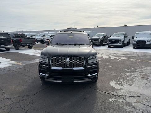Used 2019 Lincoln Navigator Reserve image 2