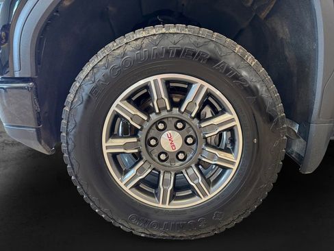 Used 2024 GMC Sierra 1500 AT4 w/ Technology Package image 9