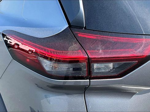 Used 2023 Nissan Rogue SV image 23