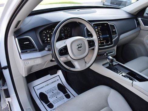 Used 2021 Volvo XC90 T5 Momentum w/ Protection Package Premier FWD image 32