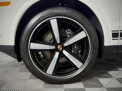 New 2026 Porsche Cayenne image 13