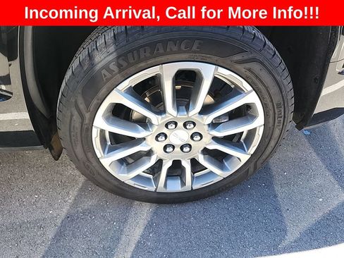 Used 2023 GMC Acadia Denali w/ Denali Ultimate Package FWD image 15