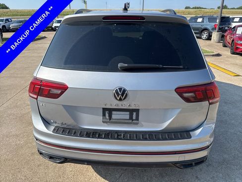 Used 2023 Volkswagen Tiguan SE R-Line FWD image 9