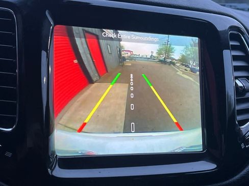 Used 2018 Jeep Compass Limited w/ Navigation Group image 24