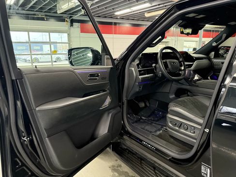 Used 2025 INFINITI QX80 Autograph w/ Premium Cargo Package image 9