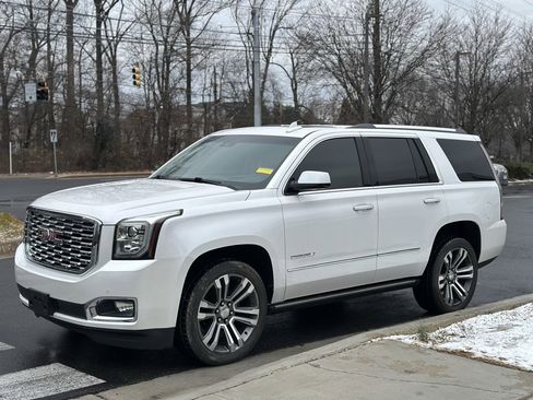 Used 2019 GMC Yukon Denali w/ Denali Ultimate Package image 3