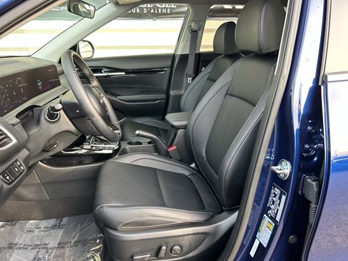 Certified 2025 Kia Seltos EX w/ EX Sunroof Package image 12