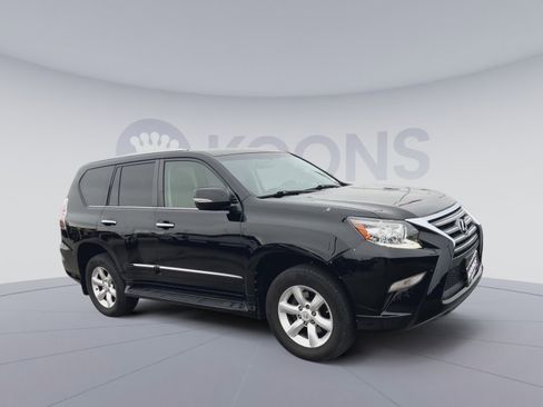 Used 2018 Lexus GX 460 w/ Preferred Accessory Package AWD/4WD image 2