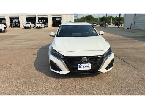 Used 2023 Nissan Altima 2.5 SL image 3