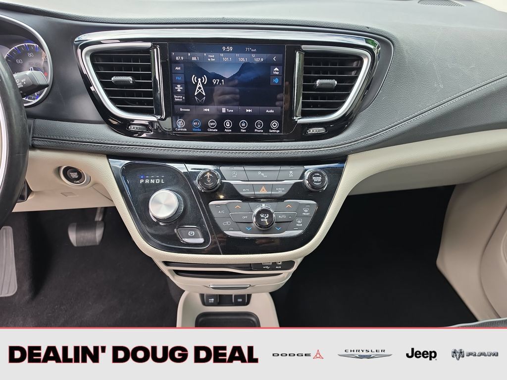Used 2020 Chrysler Pacifica Limited FWD image 19