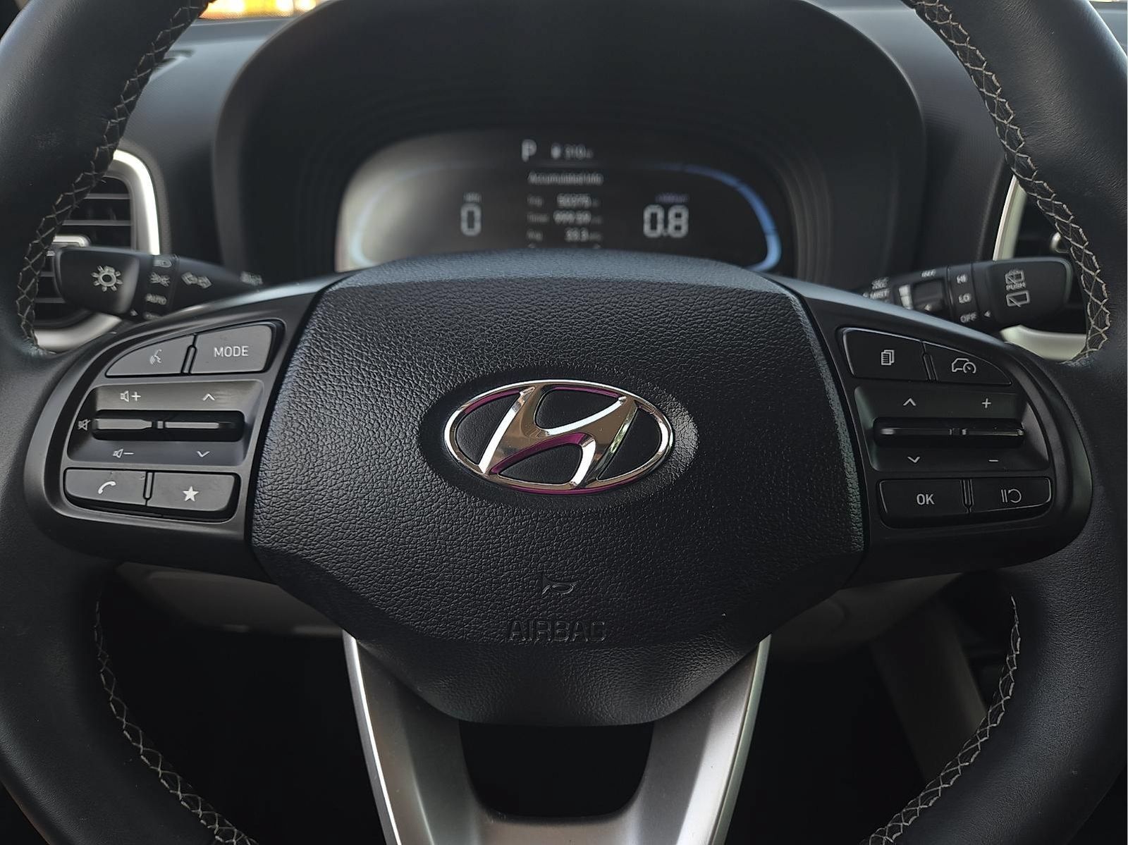 Used 2024 Hyundai Venue SEL FWD image 20