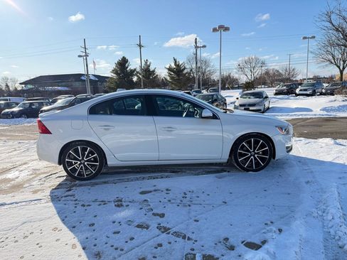Used 2016 Volvo S60 T5 Premier image 4