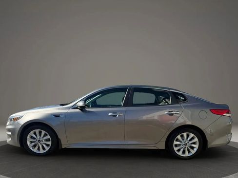 Used 2018 Kia Optima LX w/ 17" Alloy Wheels Package image 8