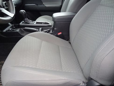 Used 2022 Toyota Tacoma SR w/ SR Convenience Package RWD image 6