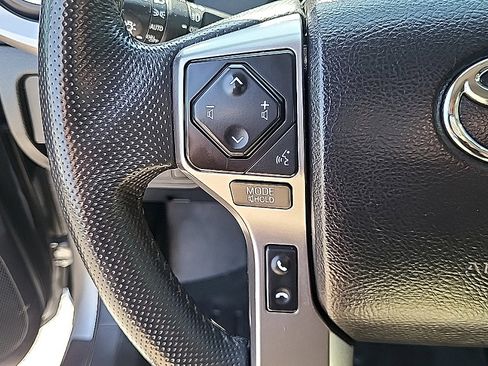 Used 2021 Toyota Tacoma SR5 AWD/4WD image 17