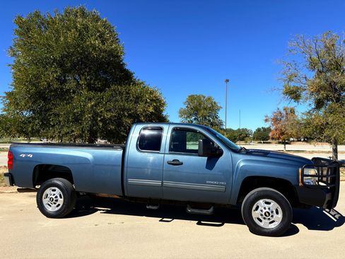 Used 2011 Chevrolet Silverado 2500 LT w/ Interior Plus Package image 63