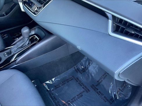 Used 2022 Toyota Corolla LE image 19