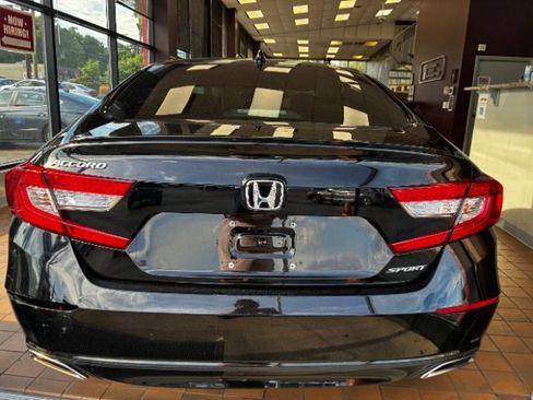 Used 2021 Honda Accord Sport image 10