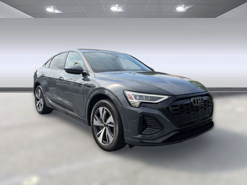 Used 2024 Audi Q8 e-tron Premium AWD/4WD image 7