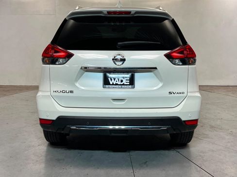 Used 2020 Nissan Rogue SV image 4