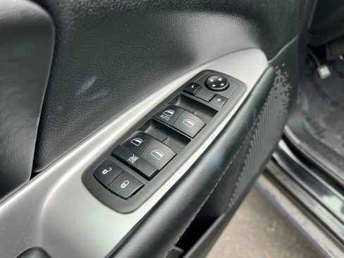 Used 2019 Dodge Journey SE image 13