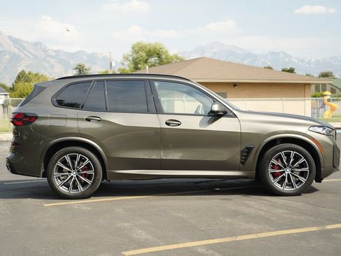 Used 2024 BMW X5 xDrive40i w/ M Sport Package AWD/4WD image 6