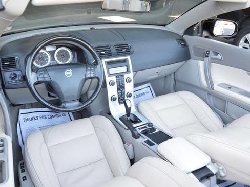 Used 2011 Volvo C70 T5 w/ Convenience Pkg image 18