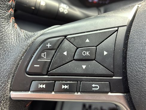 Used 2021 Nissan Kicks SR w/ SR Premium Package FWD image 36